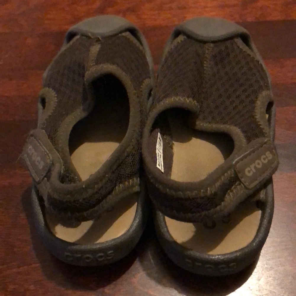 Size 10 Crocs - Picture 2 of 4